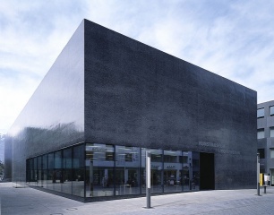 01_767px-kunstmuseum_liechtenstein_buhler