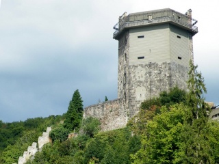 visegrad_salamon_01